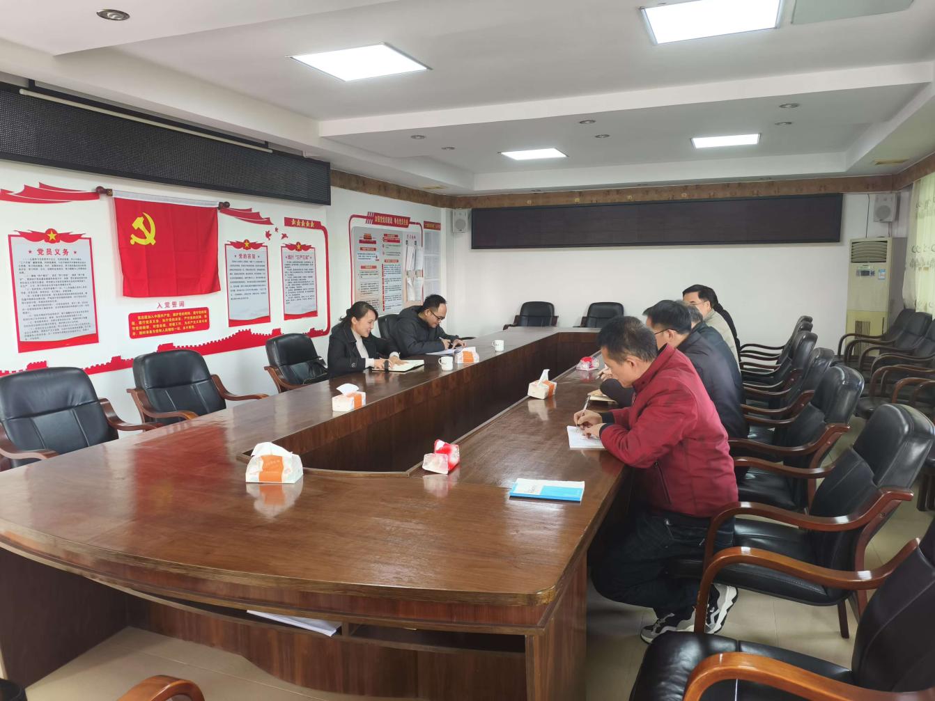 郁南縣副縣長(zhǎng)梁嚴(yán)方到縣供銷社調(diào)研并開(kāi)展安全生產(chǎn)檢查.docx_1