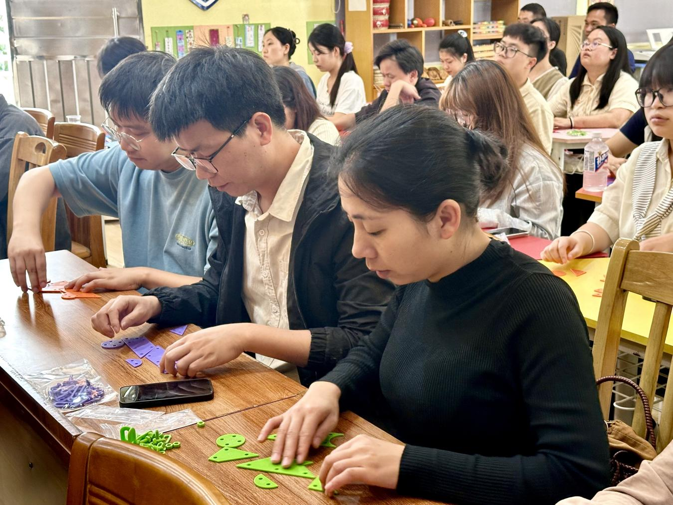 七巧啟智，共促科技教育——云浮市第五屆青少年科技七巧板創(chuàng)意制作競(jìng)賽教師培訓(xùn)班（郁南站）在都城鎮(zhèn)錦江小學(xué)舉辦3.png