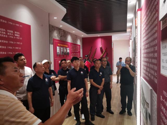 5.13,云浮市個(gè)體勞動(dòng)者私營(yíng)企業(yè)協(xié)會(huì)到郁南縣開展走訪交流活動(dòng)照片2.jpg